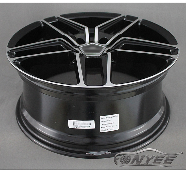 картинка Новые диски AC Schnitzer Type VIII R18 5X114,3 ET45 J8 черный + серебро магазин  StreetTuning 