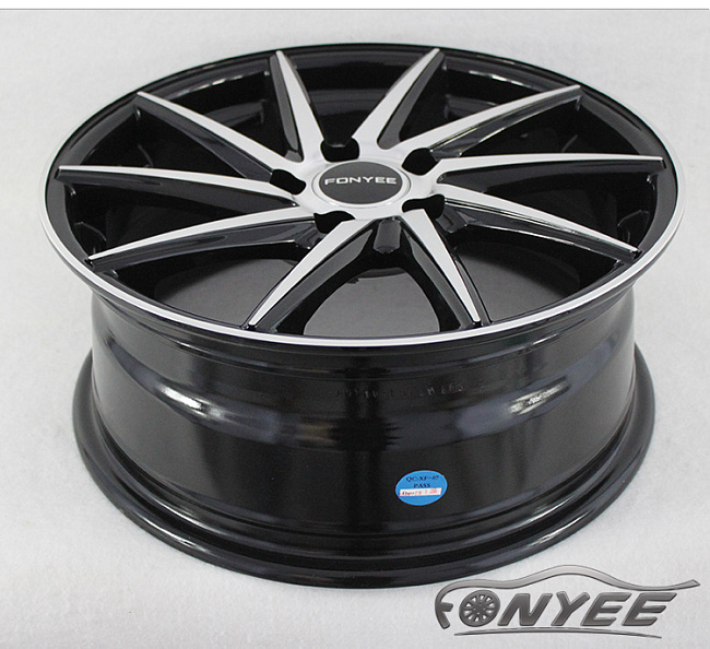 картинка Новые диски Vossen CVT-R Replica R17 5X114,3 ET35 J7,5 черный глянец + серебро магазин  StreetTuning 