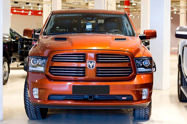 картинка Dodge RAM 2009-н.в. Накладки на передние фары (реснички) компл.-2 шт. магазин  StreetTuning 