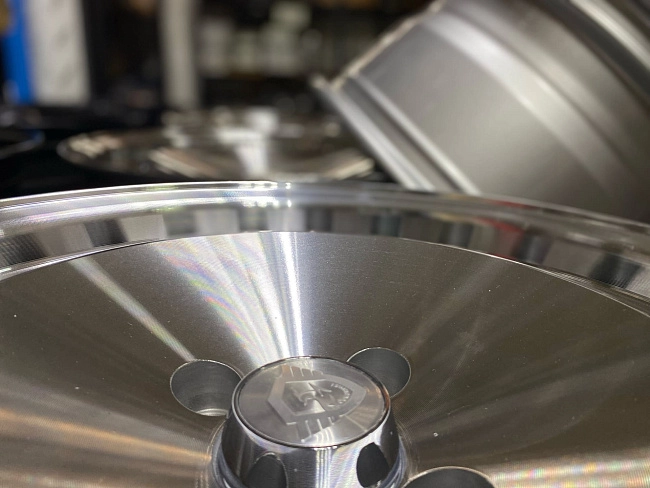 картинка Новые диски Stuttgart ST4 R15 J8 ET25 4X100 серебро магазин  StreetTuning 