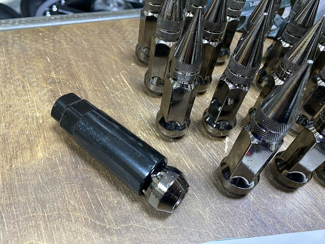 картинка Комплект гаек пики (пули) Starleks, 1/2, цвет  титан, 20 шт. магазин  StreetTuning 