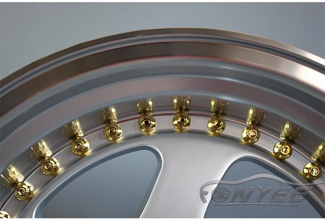 картинка Новые диски Rotiform TMB Flat R15 4х100 ET25 J8 серебро + золотистые болтики магазин  StreetTuning 