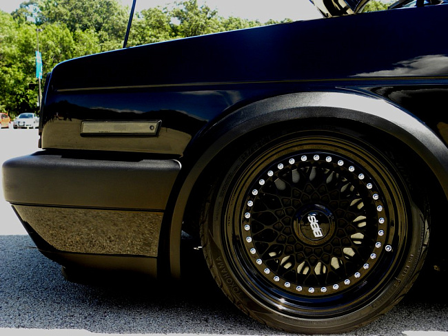 картинка Новые диски BBS RS R15 4X100/4X114,3 ET15 J8 черный мат + серебристые болтики магазин  StreetTuning 