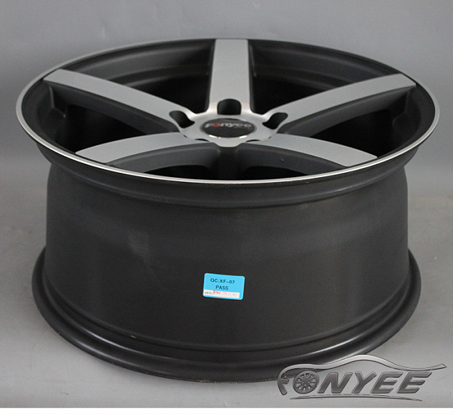 картинка Новые диски Vossen CV3 Replica R18 5X120 ET25 J8,5 черный мат + серебро магазин  StreetTuning 