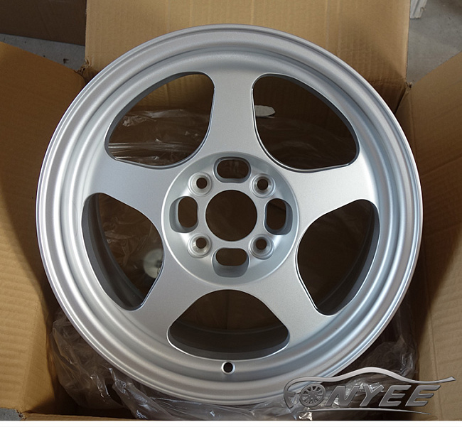 картинка Новые диски AVID.1 AV-08 R15 4X100 ET35 J6,5 серебро магазин  StreetTuning 