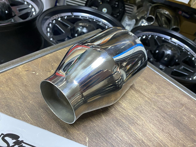 картинка Насадка на глушитель универсальная 60x102 мм, хром магазин  StreetTuning 