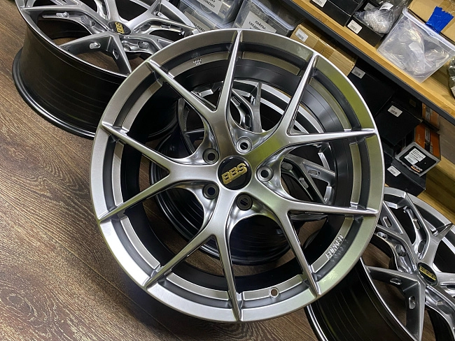 картинка Диски BBS FL-R Replika R18 J8 ET35 5X112 Hyper Black магазин  StreetTuning 