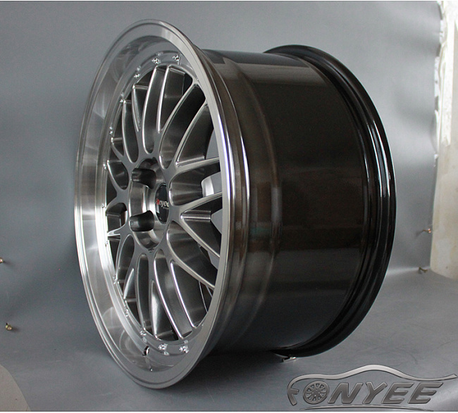 картинка Новые диски BBS LM R19 5X112 ET35 J9,5 светло черный глянец + полированная полка магазин  StreetTuning 