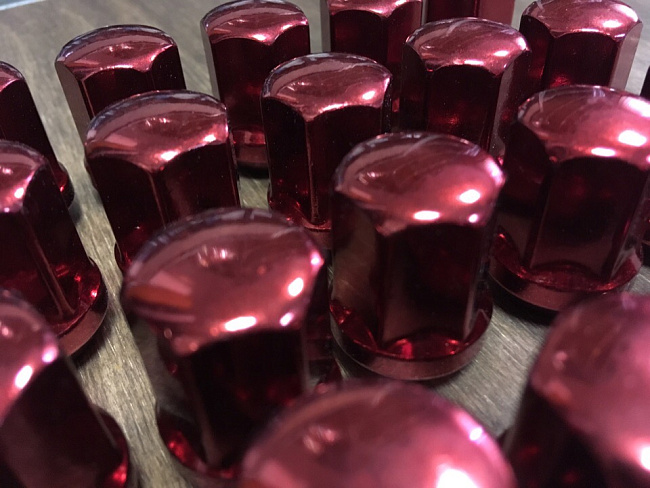 картинка Комплект гаек Starleks M12x1.5 высота 32 мм, красные магазин  StreetTuning 