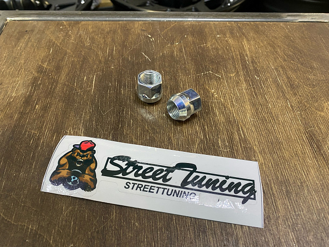 картинка Гайка Starleks 9/16-18 конус, высота 25 мм, с выступом, открытая, ключ 19мм (400167Cr) магазин  StreetTuning 