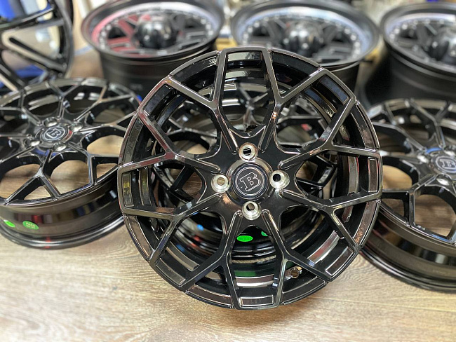 картинка Новые диски для Smart R16 4X100 ET42 J6 черный глянец магазин  StreetTuning 