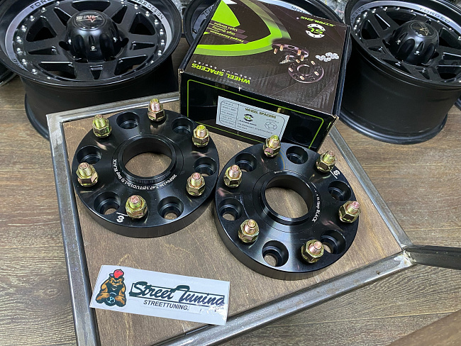 картинка Проставка Starleks 30 мм 6x139.7 цо 67.1 шпилечная M12x1,5 магазин  StreetTuning 