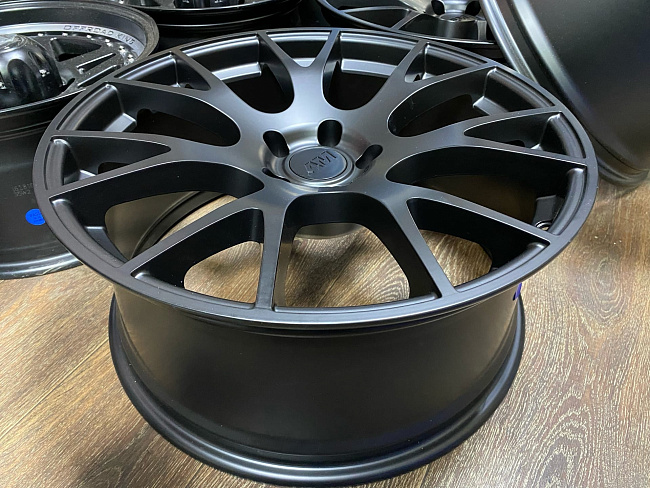 картинка Новые диски Hellcat SRT Syle R20 J9 ET18 5X115 черный мат магазин  StreetTuning 
