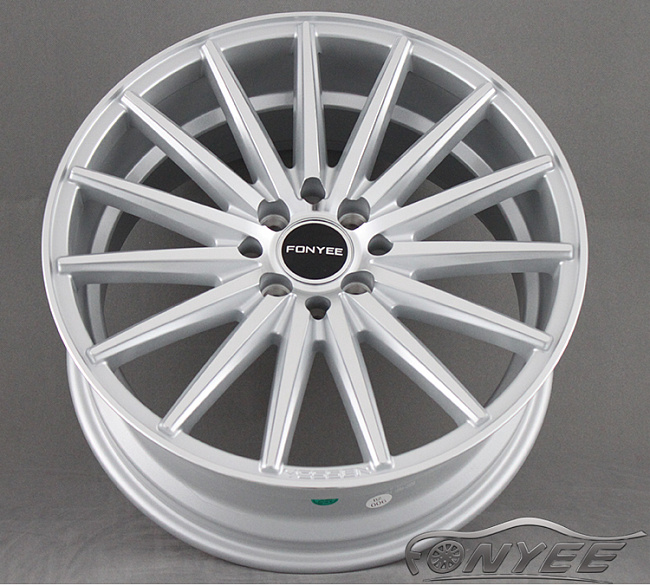 картинка Новые диски Vossen VFS2 Replica R17 4X100/4X114,3 ET40 J7,5 серебро магазин  StreetTuning 
