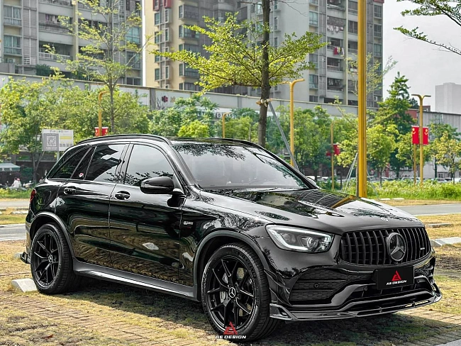 картинка Сплиттер (губа) на передний бампер для Mersedes GLC43 магазин  StreetTuning 