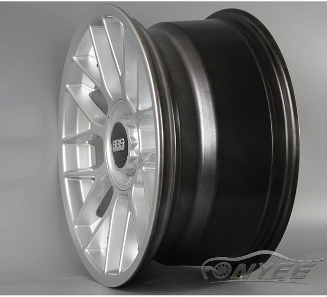 картинка Новые диски BBS RC302 R17 5X100/4X100 ET15 J10 серебро глянец магазин  StreetTuning 