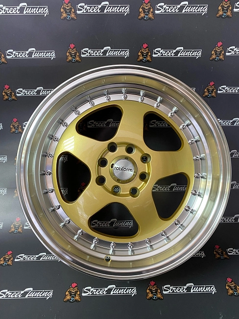 картинка Новые диски Rotiform R16 J8 ET25 4x100/114,3 золото магазин  StreetTuning 
