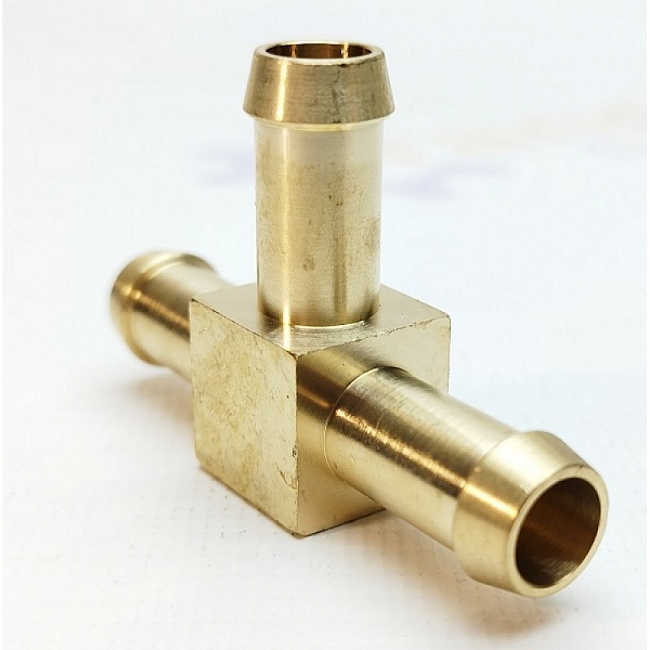 картинка Тройник под шланг 10мм, латунь магазин  StreetTuning 