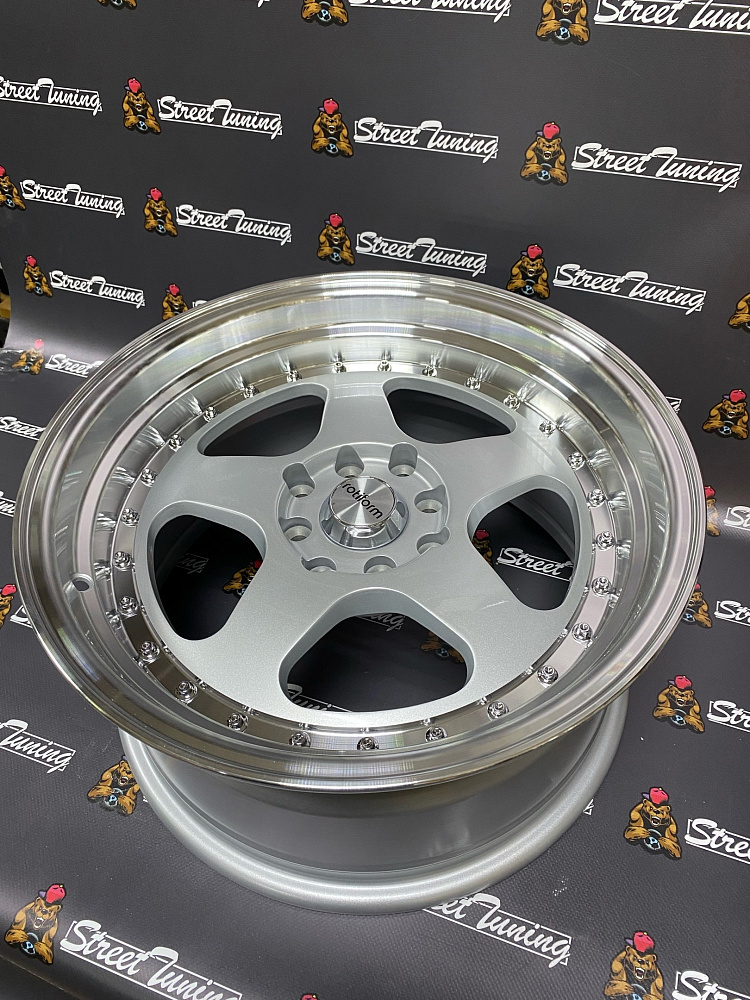 картинка Новые диски Rotiform R16 J8 ET25 4x100/114,3 серебро от магазина  StreetTuning