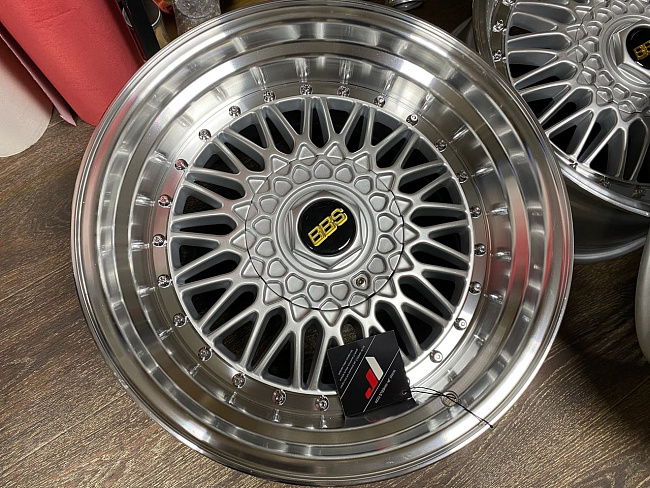 картинка Новые  диски BBS RS R17 J8,5 ET15   5x120/5x112 серебробро + полированная полка магазин  StreetTuning 