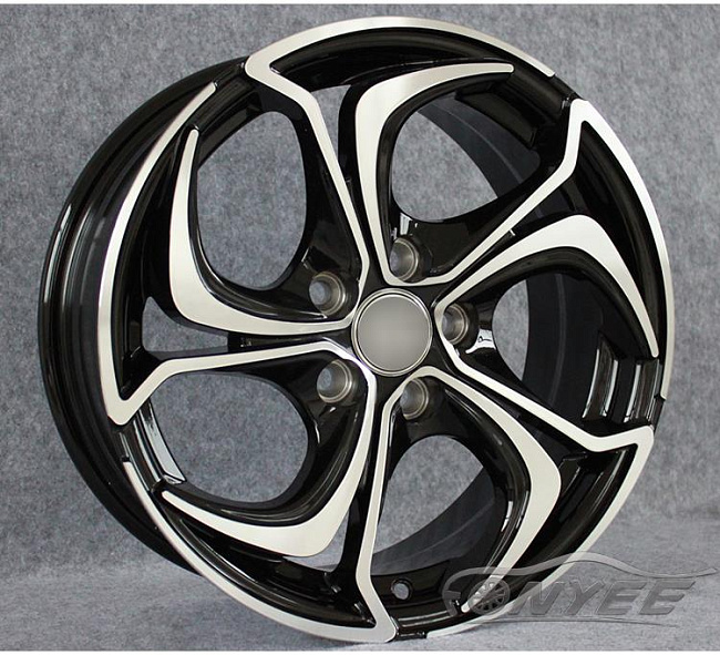 картинка Новые диски Vossen R15 5х105 J6,5 ET35 серебро + черный глянец магазин  StreetTuning 