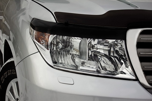 картинка Toyota LC 200 2007—2011 Накладки на передние фары (реснички) компл.-2 шт. магазин  StreetTuning 