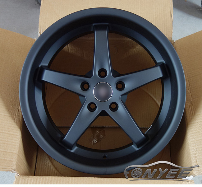 картинка Новые диски Fonyee Sports R18 J8 ET40 5x114,3 черный мат магазин  StreetTuning 