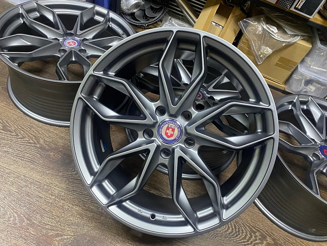 картинка Новые диски HRE S201 R18 J8 ET38 5X114,3, серый мато-серебряные магазин  StreetTuning 