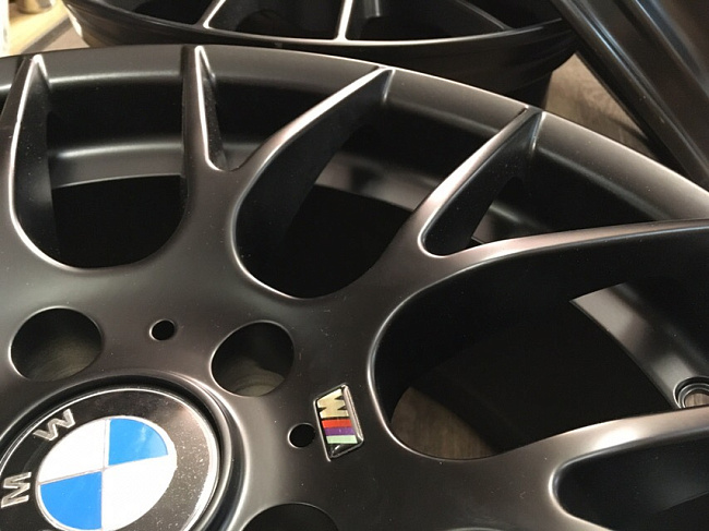 картинка Разноширокие диски BMW M R19 J8.5/J9.5 ET35 5X120 черные матовые магазин  StreetTuning 