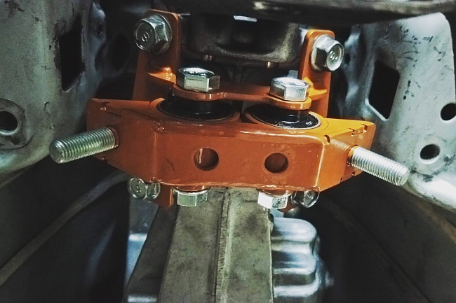 картинка Опора трансмиссии для Subaru BRZ 2013+ магазин  StreetTuning 