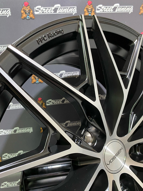 картинка Новые диски Vossen Flow Forming R18 J8 ET35 5X108 Black магазин  StreetTuning 