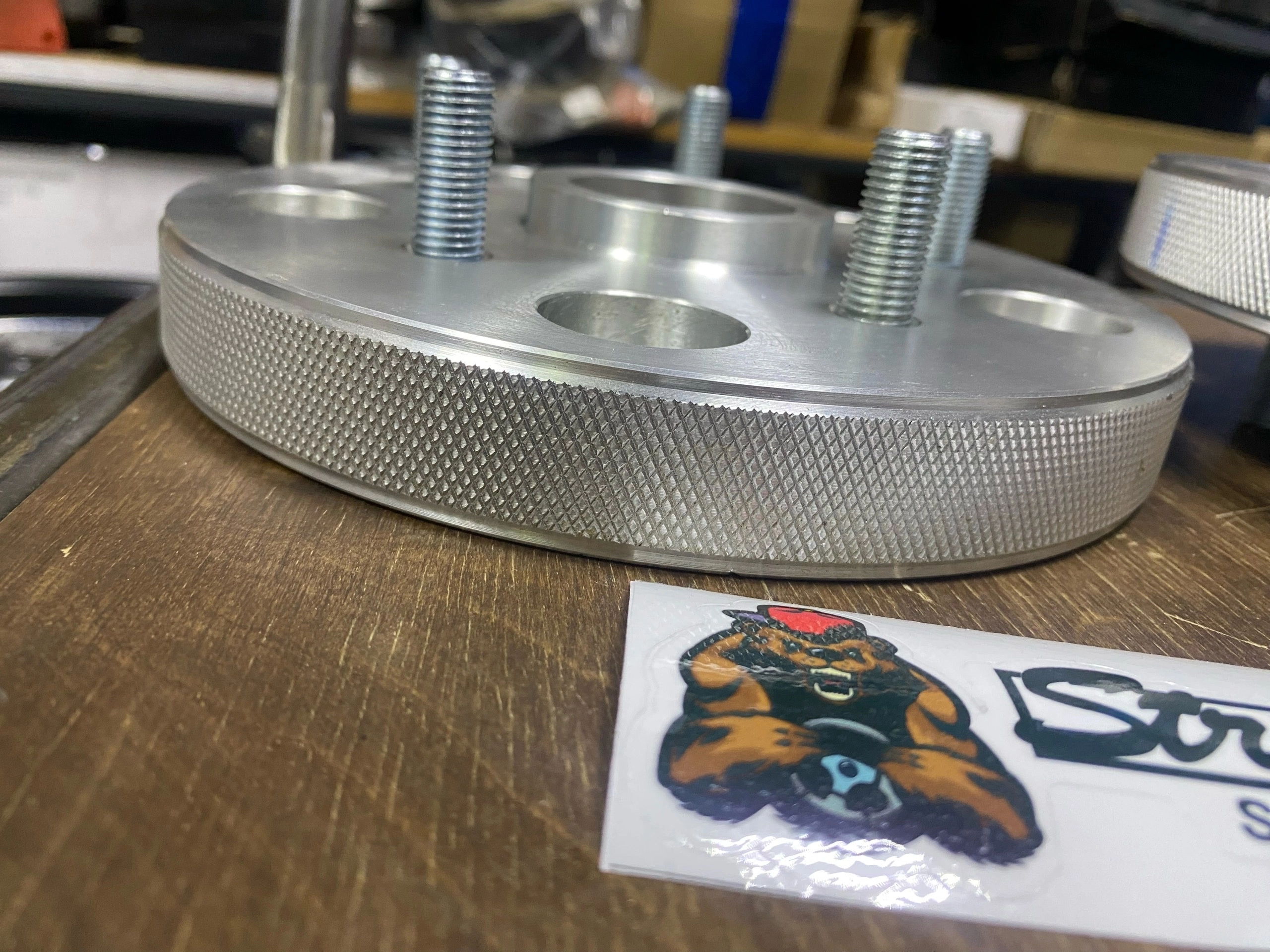 картинка Проставка переходная 25 мм 5x139.7-5x114.3, ЦО 98.5-60.1 шпилька 12x1.5 магазин  StreetTuning 