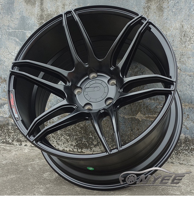 картинка Новые диски Cosmis Racing R18 5x114,3 ET22 J9,5 черные магазин  StreetTuning 
