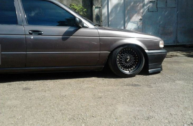 картинка Новые диски BBS RS R15 4X100/4X114,3 ET15 J8 черный мат + серебристые болтики магазин  StreetTuning 