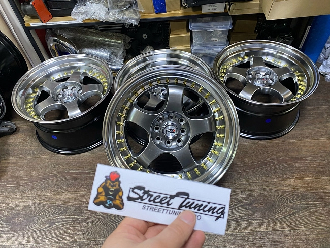 картинка Новые диски SSR SP1 R17 J9 ET20 4X100/4x114.3, Hyper Black магазин  StreetTuning 