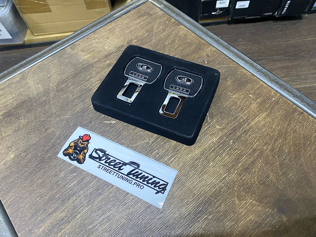 картинка Обманки "заглушки" в ремень безопасности Lada -2 шт магазин  StreetTuning 