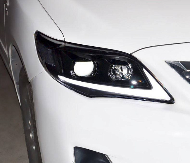 картинка Передние фары для Toyota Corolla 150 2011-2013 г магазин  StreetTuning 