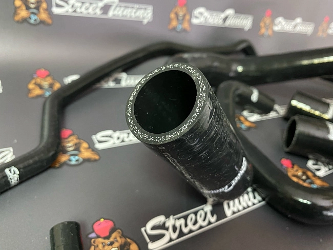 картинка Патрубки системы охлаждения StreetTuning для VW Golf MK4 1.8T до 2006, черные 9 шт магазин  StreetTuning 