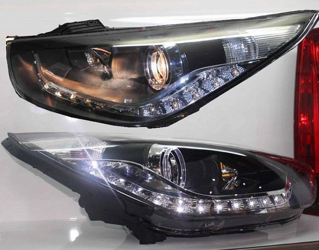картинка Передние фары для Hyundai IX35 (Tucson) 2010-2015 магазин  StreetTuning 