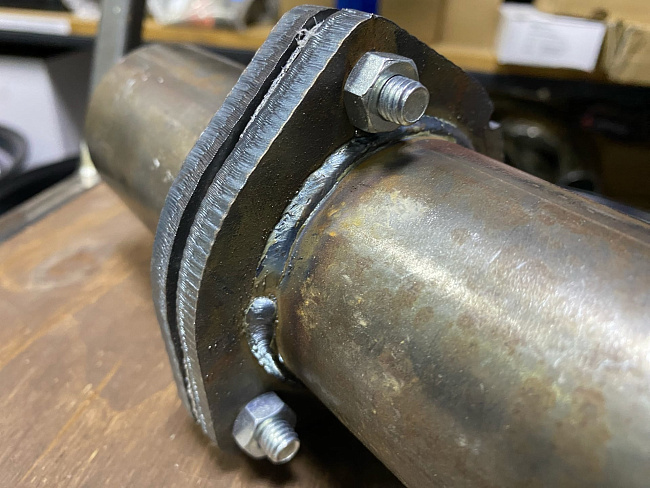 картинка Ремонтный комплект GTS с треугольными фланцами 63х63 мм, универсальный магазин  StreetTuning 