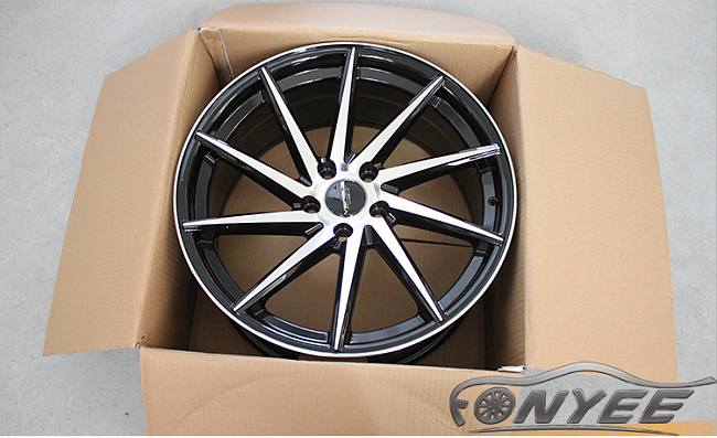 картинка Новые диски Vossen CVT-R Replica R19 5X120 ET35 J10 черный глянец + серебро магазин  StreetTuning 