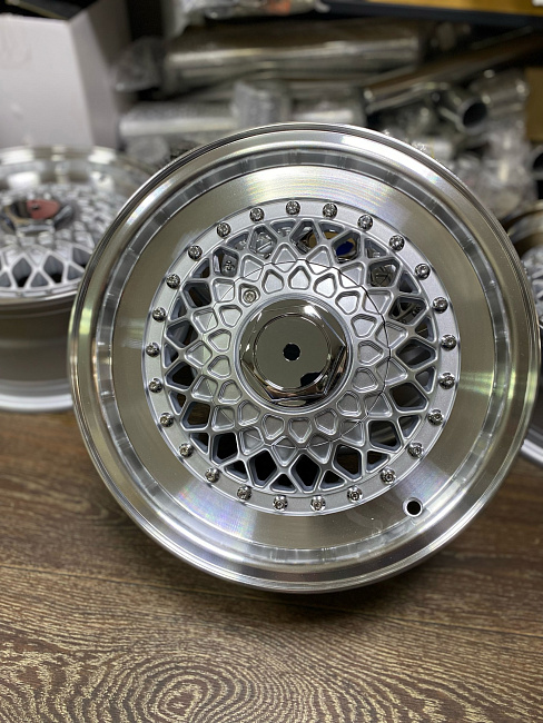 картинка Новые диски BBS RS R13 J6 ET25 4x100/4x114.3 , серебро + полировка магазин  StreetTuning 