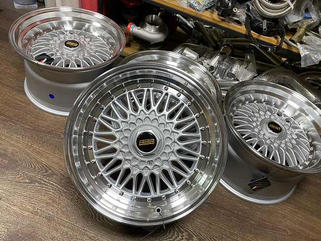 картинка Новые  диски BBS RS R17 J8,5 ET15   5x120/5x112 серебробро + полированная полка магазин  StreetTuning 