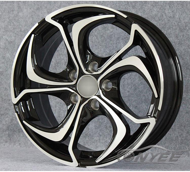 картинка Новые диски Vossen R15 5х105 J6,5 ET35 серебро + черный глянец магазин  StreetTuning 