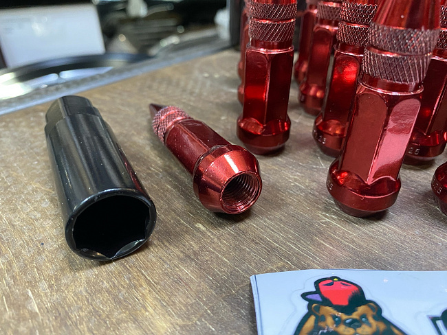 картинка Комплект гаек пики (пули) Starleks, 1/2, цвет красный, 20 шт. магазин  StreetTuning 