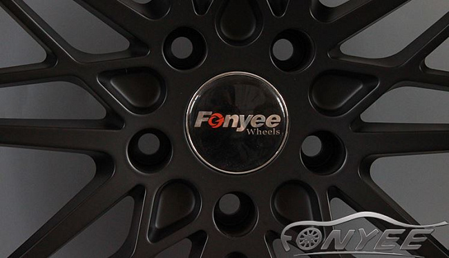 картинка Новые диски Vossen R18 5X120 ET35 J8,5 черный мат магазин  StreetTuning 