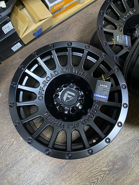 картинка Новые диски Off Road R17 J8.5 et10 6x114,3, черные магазин  StreetTuning 