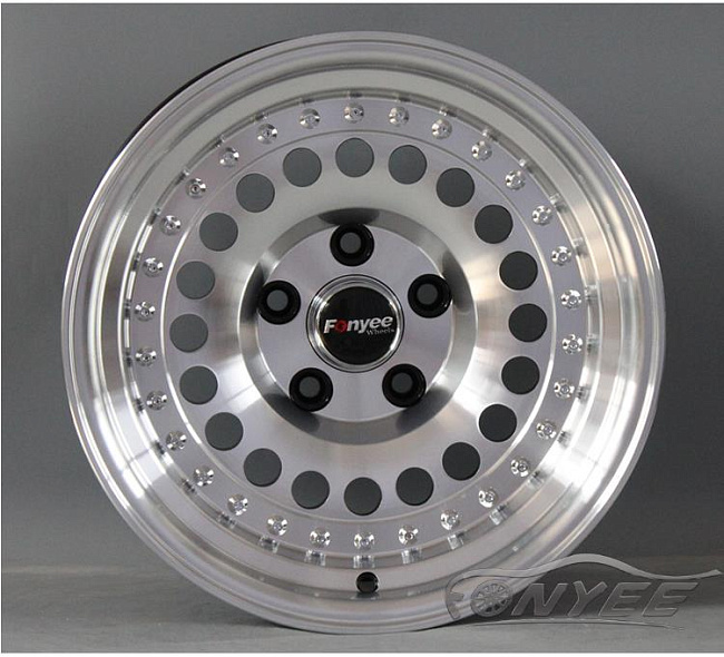 картинка Новые диски Raguna D-Force AKRO R16 6X114,3 ET-5 J9 серебро магазин  StreetTuning 