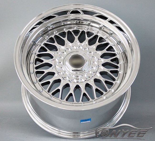 картинка Новые диски BBS RS R18 5X112/5X114,3 ET30 J9,5 хром серебро + серебристые болтики магазин  StreetTuning 