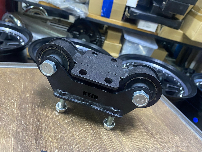 картинка Опора Акпп Lexus GS,IS, Toyota Crown-Mark X магазин  StreetTuning 